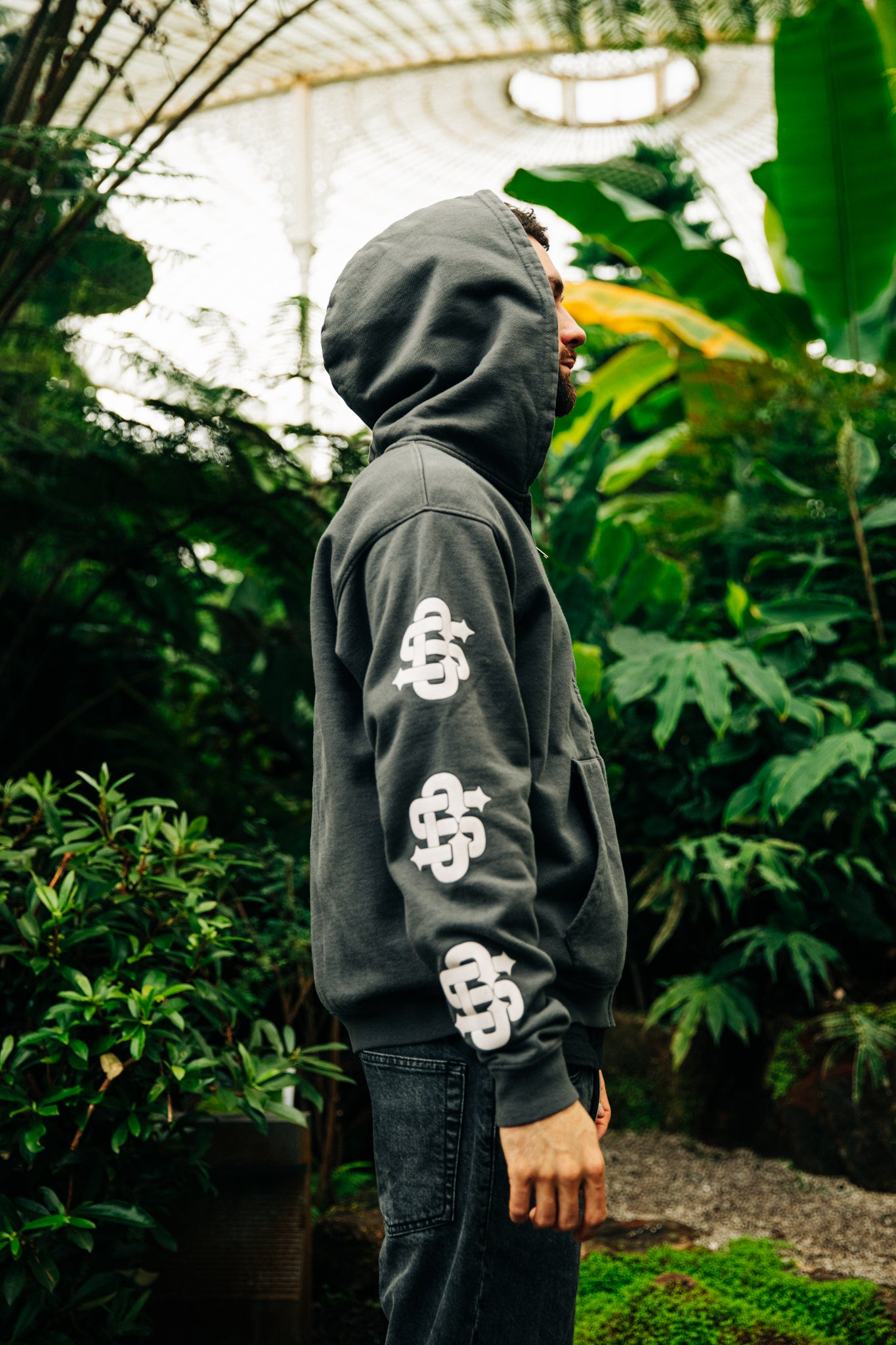 AW24 MONOGRAM LOGO ZIPPER