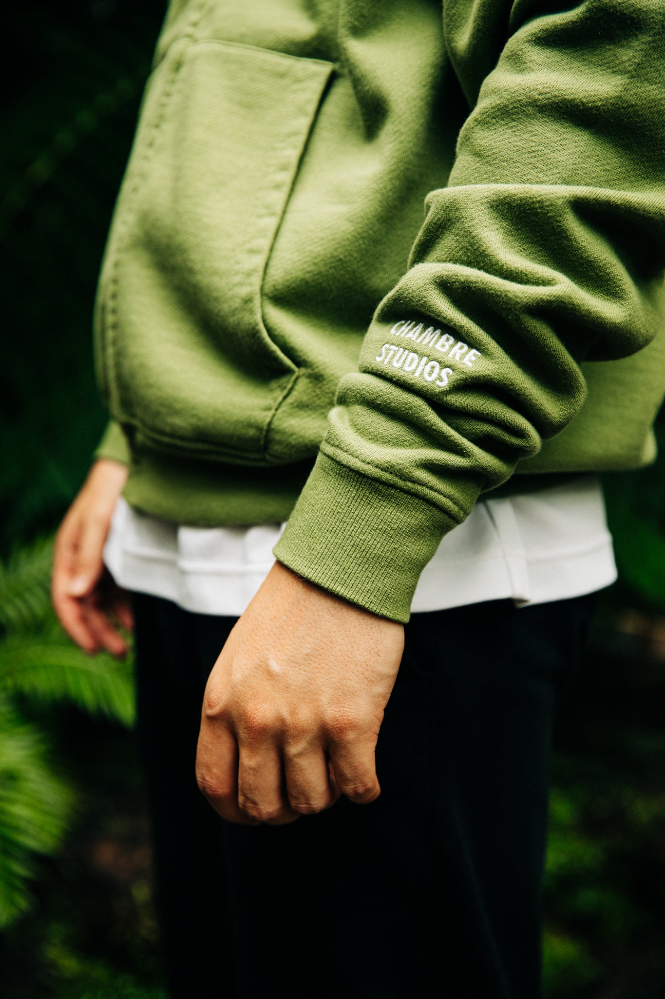 AW24 MONOGRAM LOGO ZIPPER